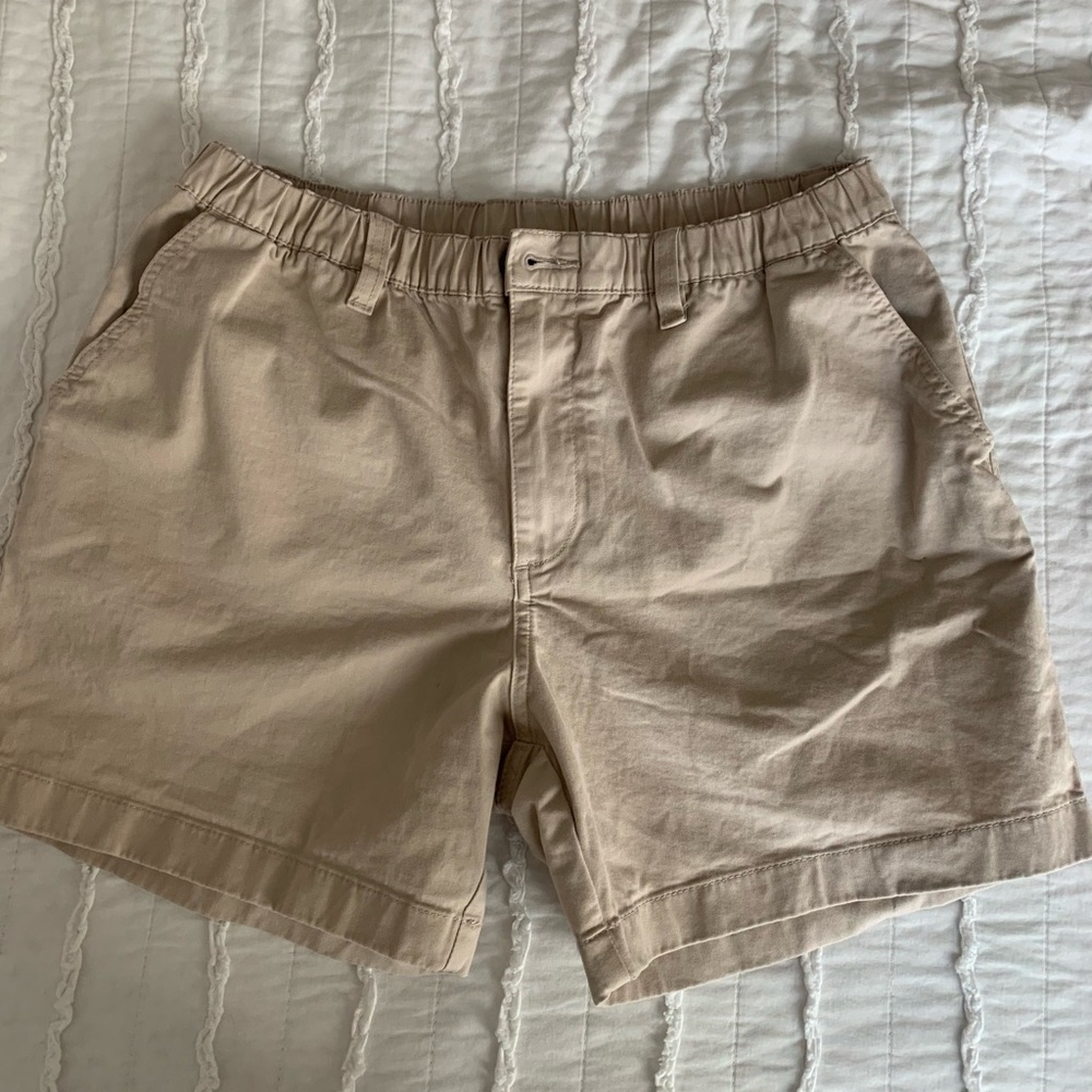 Men’s Chubbies size medium
